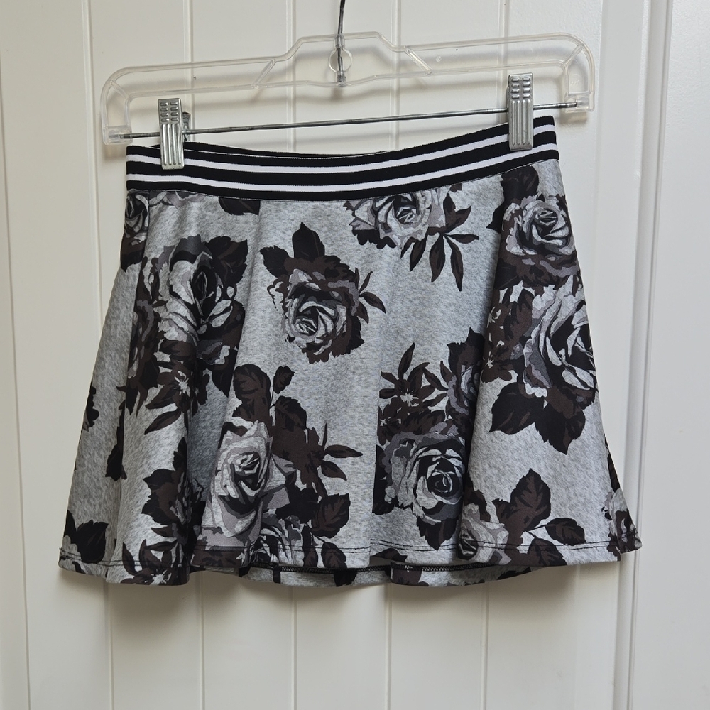 Justice Kids Black and Gray Skater Mini Skirt Skort Flotal Pattern Size 10